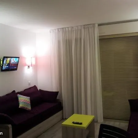 Apartment Corniche D'or Saint-Raphael (Var)